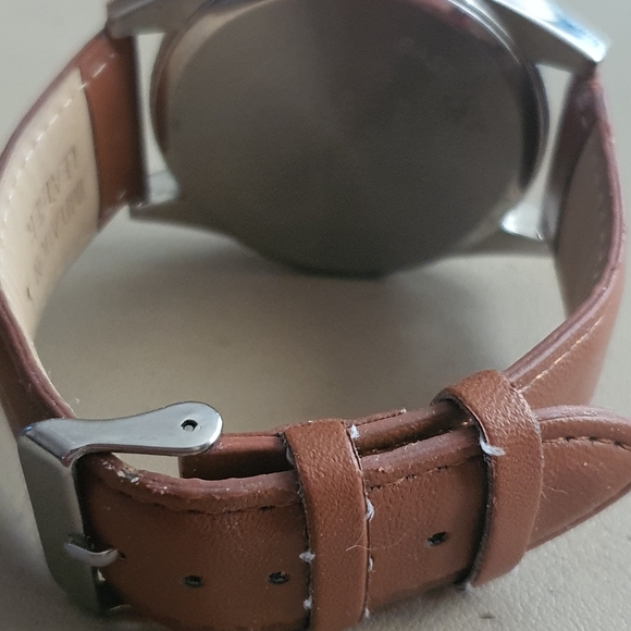 10/$20 FMDPU144 Silver/Black Leather Men's Watch - Picture 3 of 4